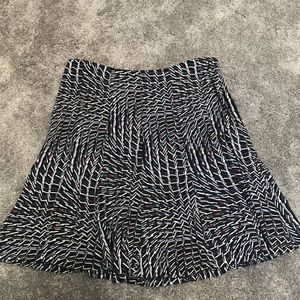 White House Black Market skirt, sz 00